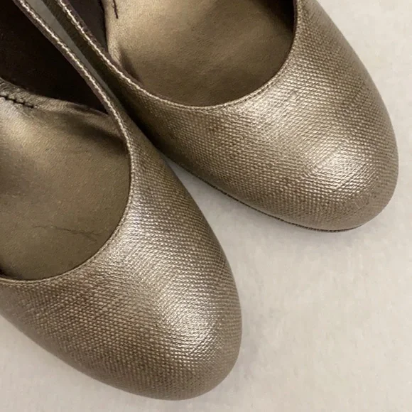 Stuart Weitzman | Textured Round Toe Slight Platform High Heels N W53907 (9 M) - Picture 3 of 15